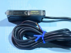 欧姆龙光纤放大器